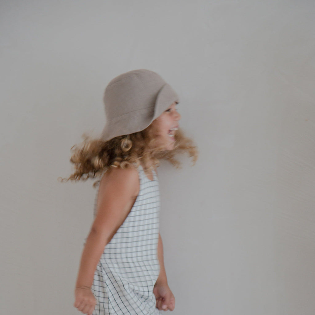 Linen Bucket Sun Hat in Taupe Lekokko 